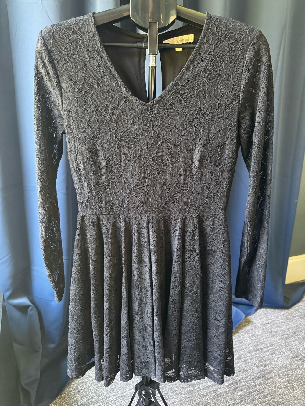 Rewind Juniors Size Medium Black Lace Long Sleeve Mini Dress Keyhole Back